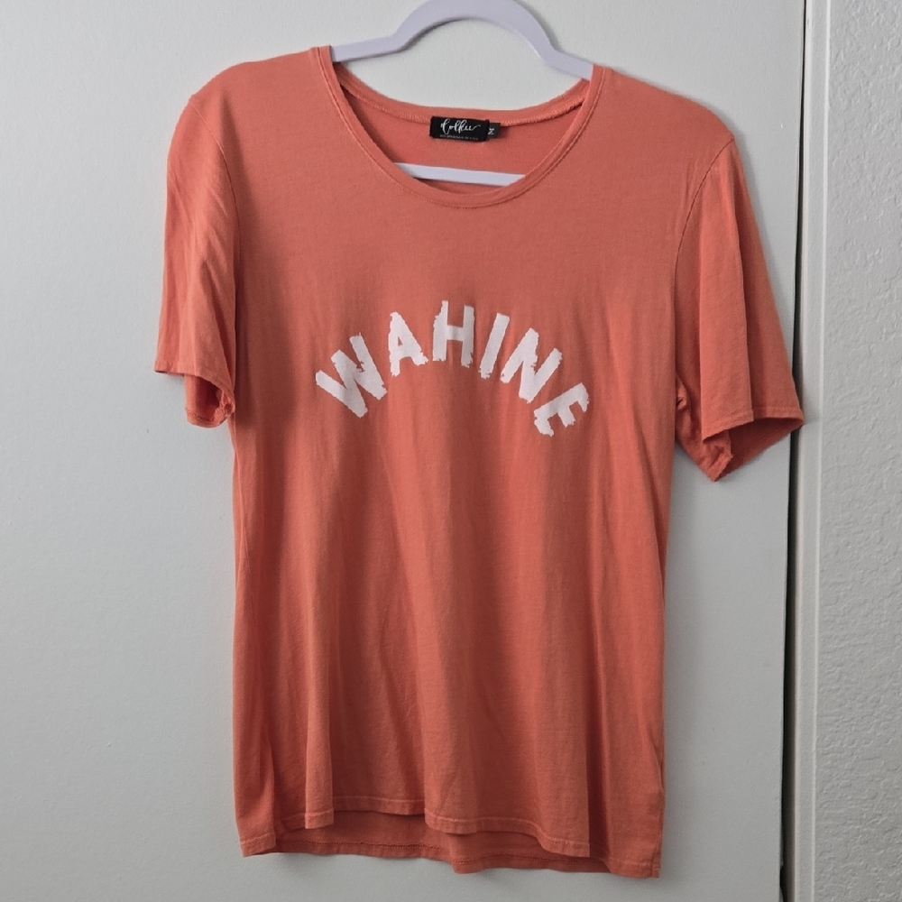 Coral Dolkii 'Wahine' Graphic Tee
